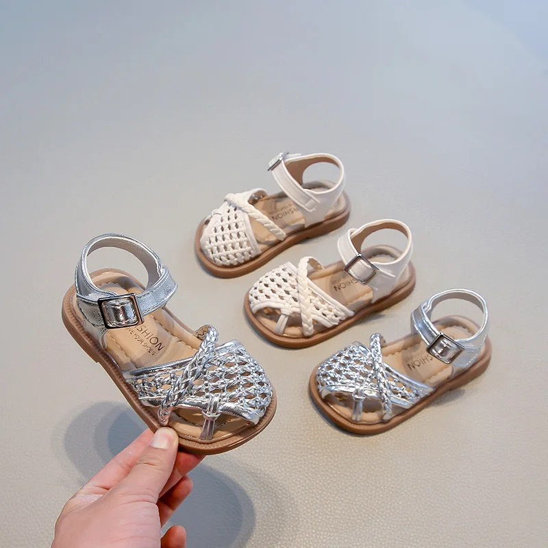 Toddlers Girls Sandals Kids Princess Beach Shoes 2025 Brand New Closed-toe Weave Style Fashion Children Summer Sandals Soft Cute
Toddlers Girls Sandals Kids Princess Beach Shoes 2025 Brand New Closed-toe Weave Style Fashion Children Summer Sandals Soft Cute