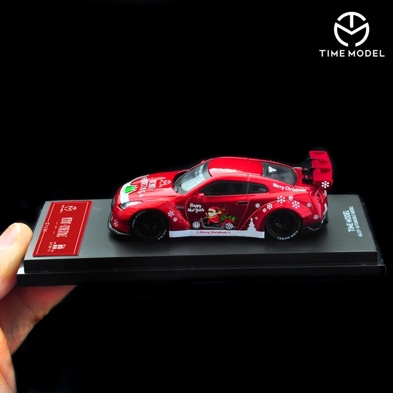 TimeMicro1:64 Nissan GTR R35 Christmas Edition Red High-tail simulation alloy car collection gift model
TimeMicro1:64 Nissan GTR R35 Christmas Edition Red High-tail simulation alloy car collection gift model