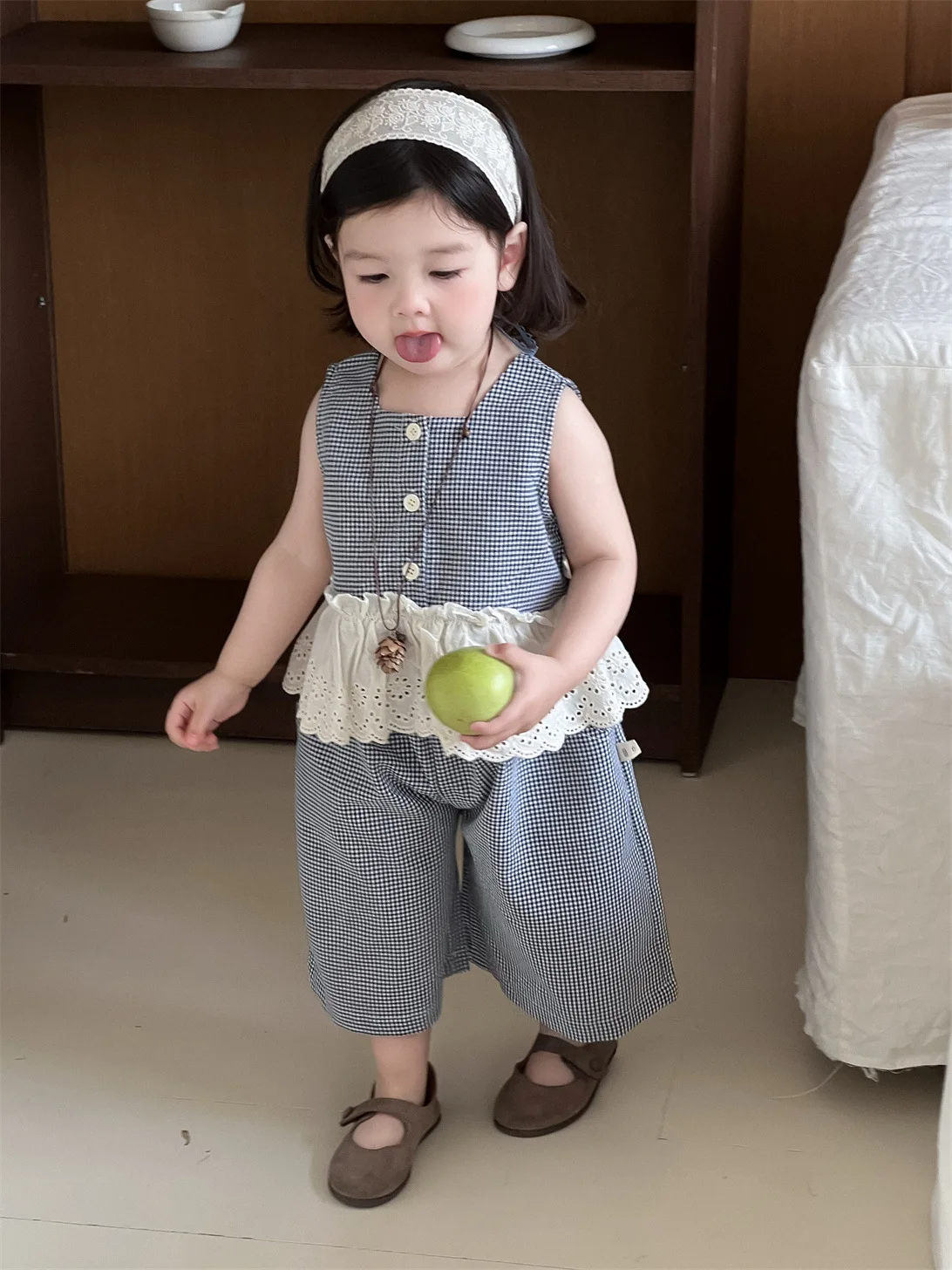 2025 Summer New Baby Girl Sleeveless Plaid Clothes Set Sweet Cute Kids Girls Lace Tops + Pants 2pcs Suit Cotton Toddler Outfits
2025 Summer New Baby Girl Sleeveless Plaid Clothes Set Sweet Cute Kids Girls Lace Tops + Pants 2pcs Suit Cotton Toddler Outfits