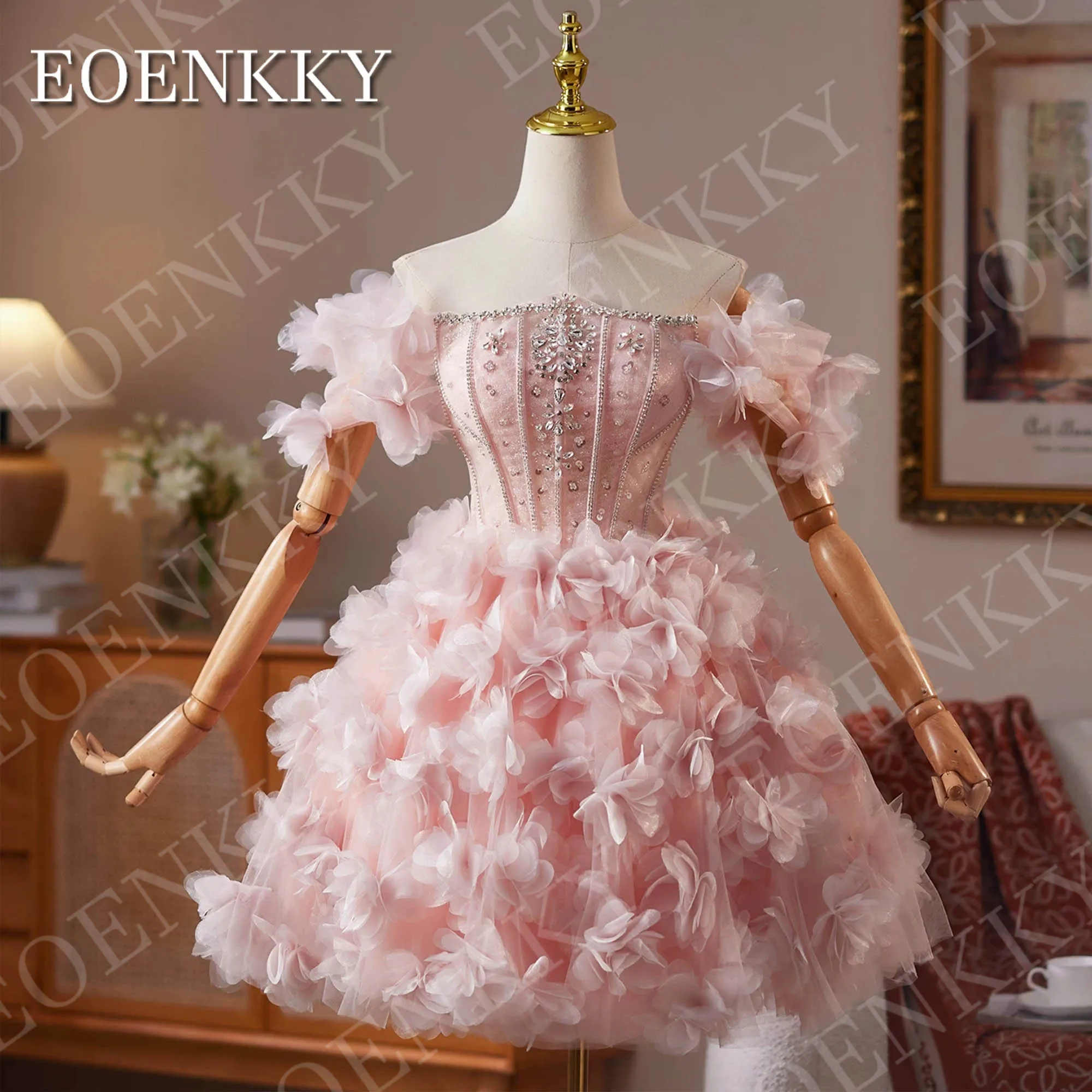 EOENKKY Short Pink Prom Dresses Luxury Off Shoulder 3D Floral Charming Crystal Homecoming Dress Customized فساتين حفلة موسيقية
EOENKKY Short Pink Prom Dresses Luxury Off Shoulder 3D Floral Charming Crystal Homecoming Dress Customized فساتين حفلة موسيقية