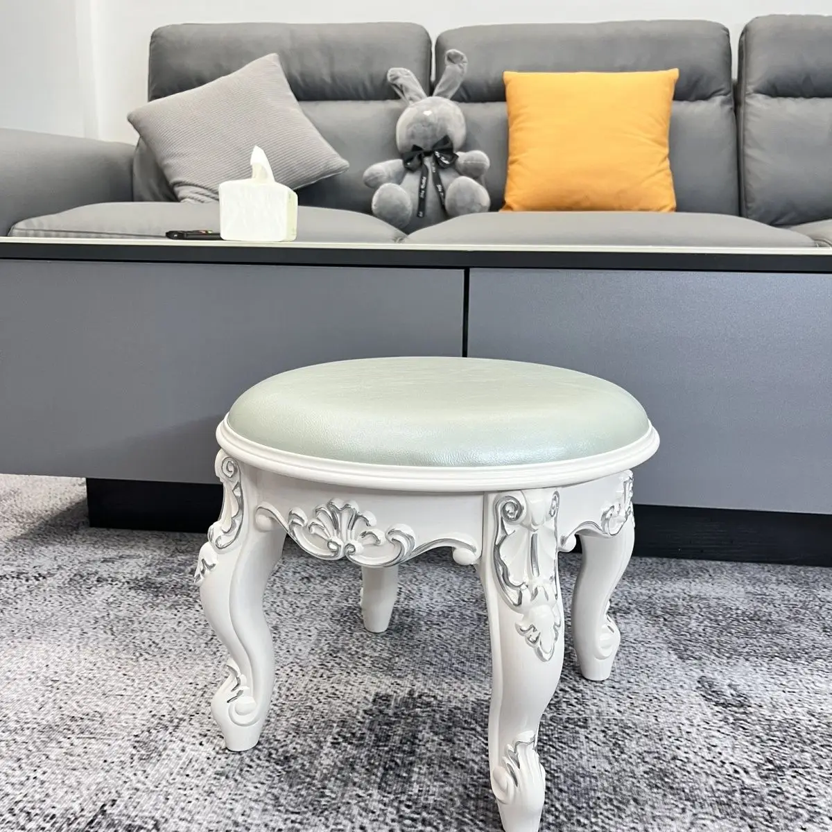 European-style Low Stool Coffee Table Side Stools Makeup Dressing Stool Thickened and Durable Learning Home Living Room Ottomans
European-style Low Stool Coffee Table Side Stools Makeup Dressing Stool Thickened and Durable Learning Home Living Room Ottomans