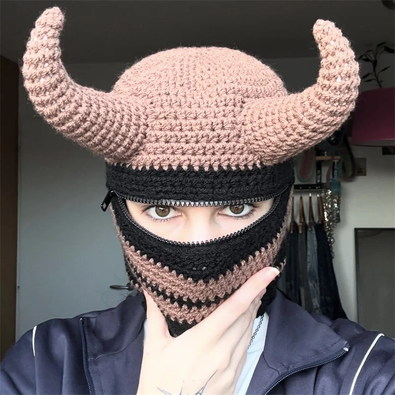 pure handmade kitting A funny and unique adult pullover with a crocheted skull and big ox horns Zipper pullover cap
pure handmade kitting A funny and unique adult pullover with a crocheted skull and big ox horns Zipper pullover cap