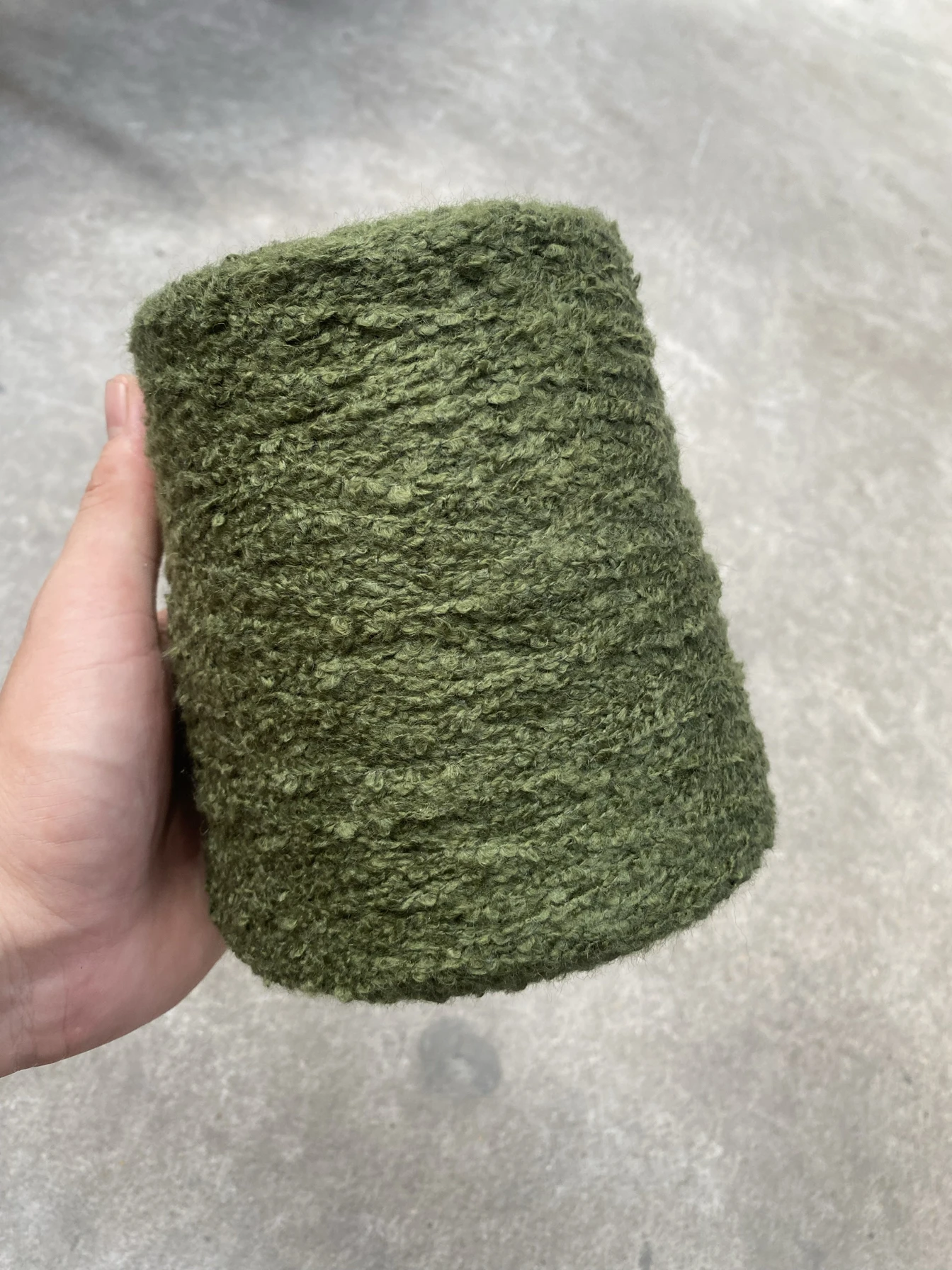 Волнистая шерстяная пряжа 35, шерстяной вміст, мягкая и удобная шило для свитера, сумка-джет, подходящая пряжа, модный вязальный материал
Волнистая шерстяная пряжа 35, шерстяной вміст, мягкая и удобная шило для свитера, сумка-джет, подходящая пряжа, модный вязальный материал