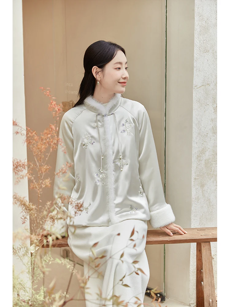 Свободный хлопковый джет, женская верхняя одежда с вышивкой, зимний новый китайский костюм, маленький чайный костюм
Свободный хлопковый джет, женская верхняя одежда с вышивкой, зимний новый китайский костюм, маленький чайный костюм