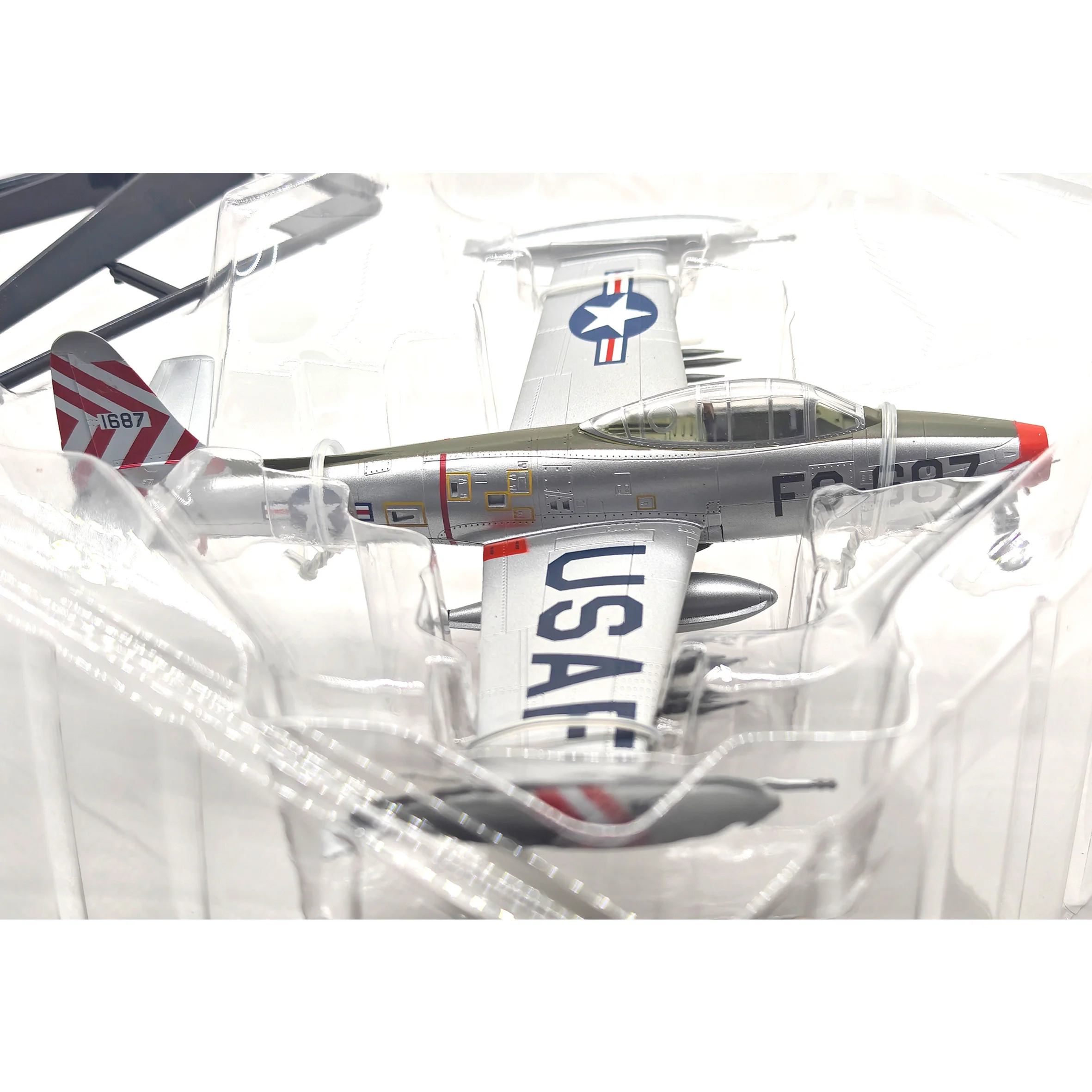 Spot 37108 1:72 US F-84E fighter model (FS-687) static finished model (out of print)
Spot 37108 1:72 US F-84E fighter model (FS-687) static finished model (out of print)
