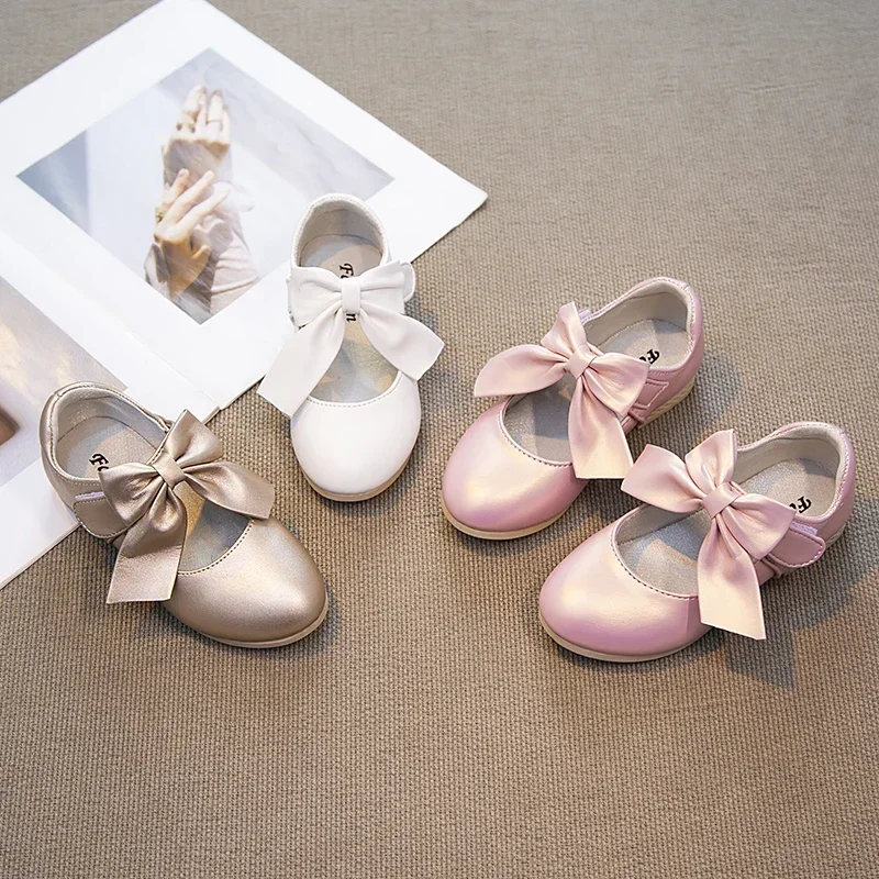 Кожаные туфли для девочек с большим бантом, милая классическая модная детская праздничная обувь принцессы белого цвета для свадьбы, мягкая нескользящая обувь
Кожаные туфли для девочек с большим бантом, милая классическая модная детская праздничная обувь принцессы белого цвета для свадьбы, мягкая нескользящая обувь