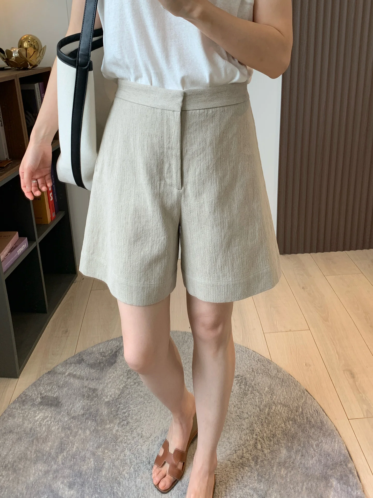 Шорты с высокой талией, широкими штанинами, свободного кроя, из хлопка, универсальные, средней длины, с эффектом похудения
Шорты с высокой талией, широкими штанинами, свободного кроя, из хлопка, универсальные, средней длины, с эффектом похудения