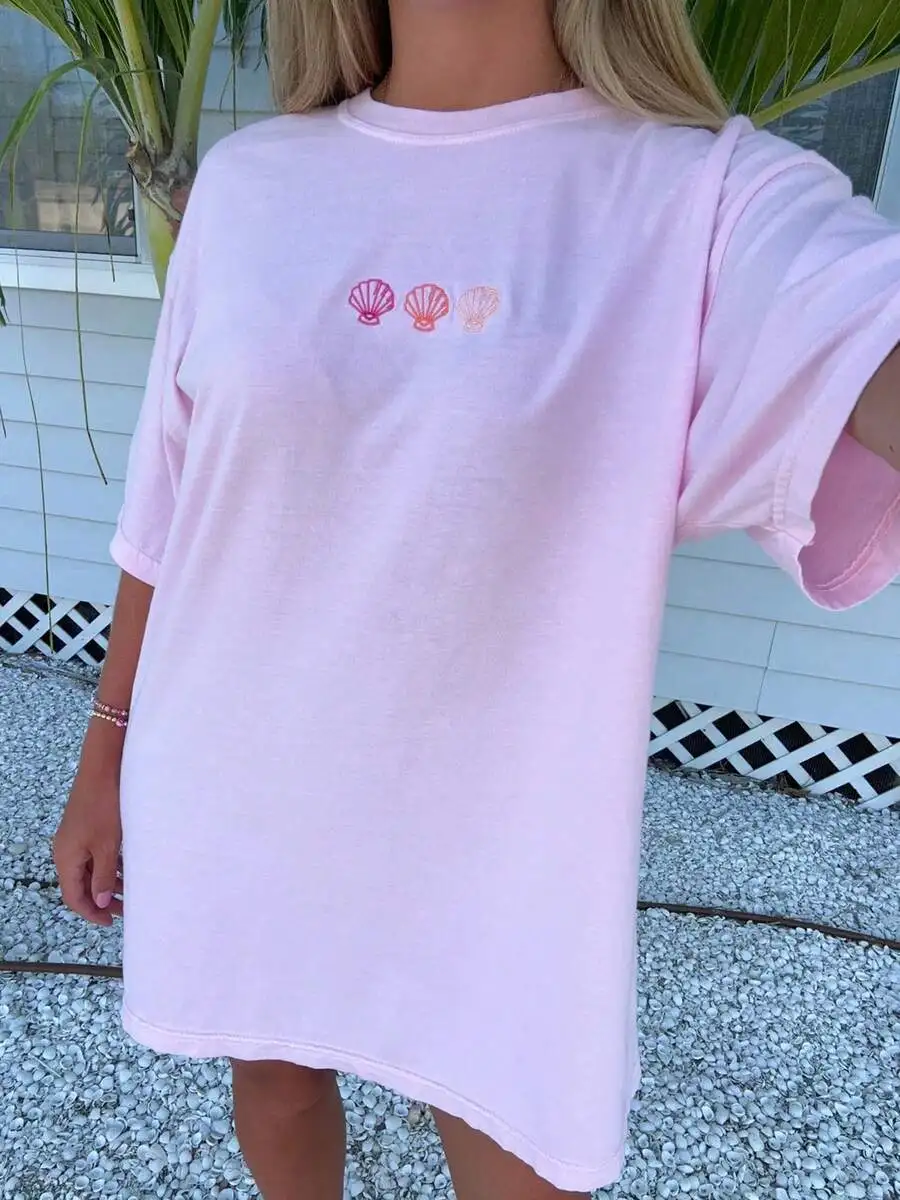 Oversized Pink Seashell Embroidered T-Shirt Women Loose Fit Short Sleeve Summer Coastal Tee
Oversized Pink Seashell Embroidered T-Shirt Women Loose Fit Short Sleeve Summer Coastal Tee