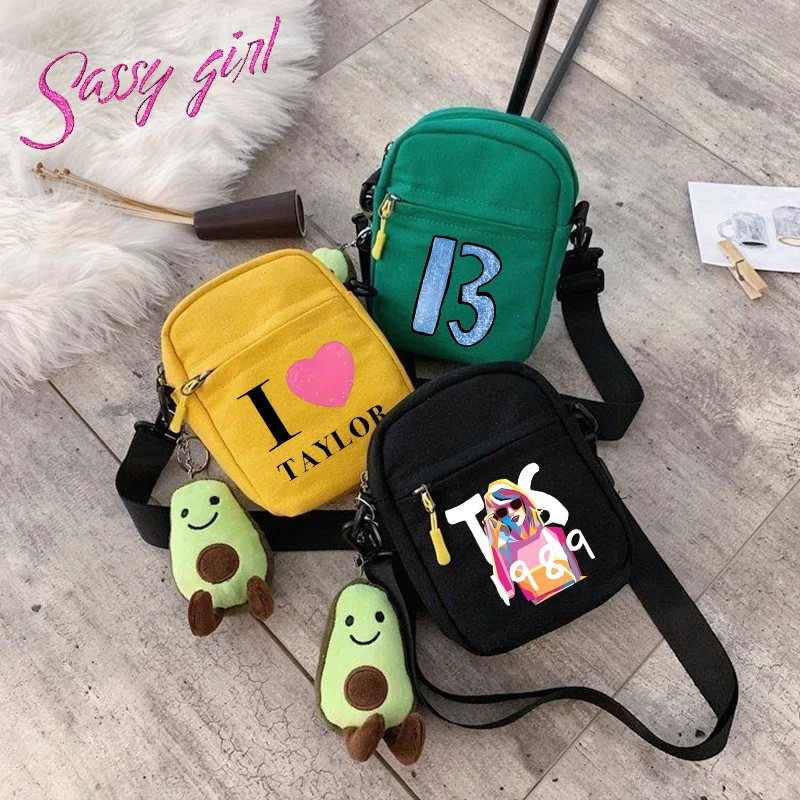 Taylors Swifts Messenger Bags Popular Singers Merch Canvas Shoulder Bag Fashion Casual Small Square Pouch Fans Birthday Gifts
Taylors Swifts Messenger Bags Popular Singers Merch Canvas Shoulder Bag Fashion Casual Small Square Pouch Fans Birthday Gifts