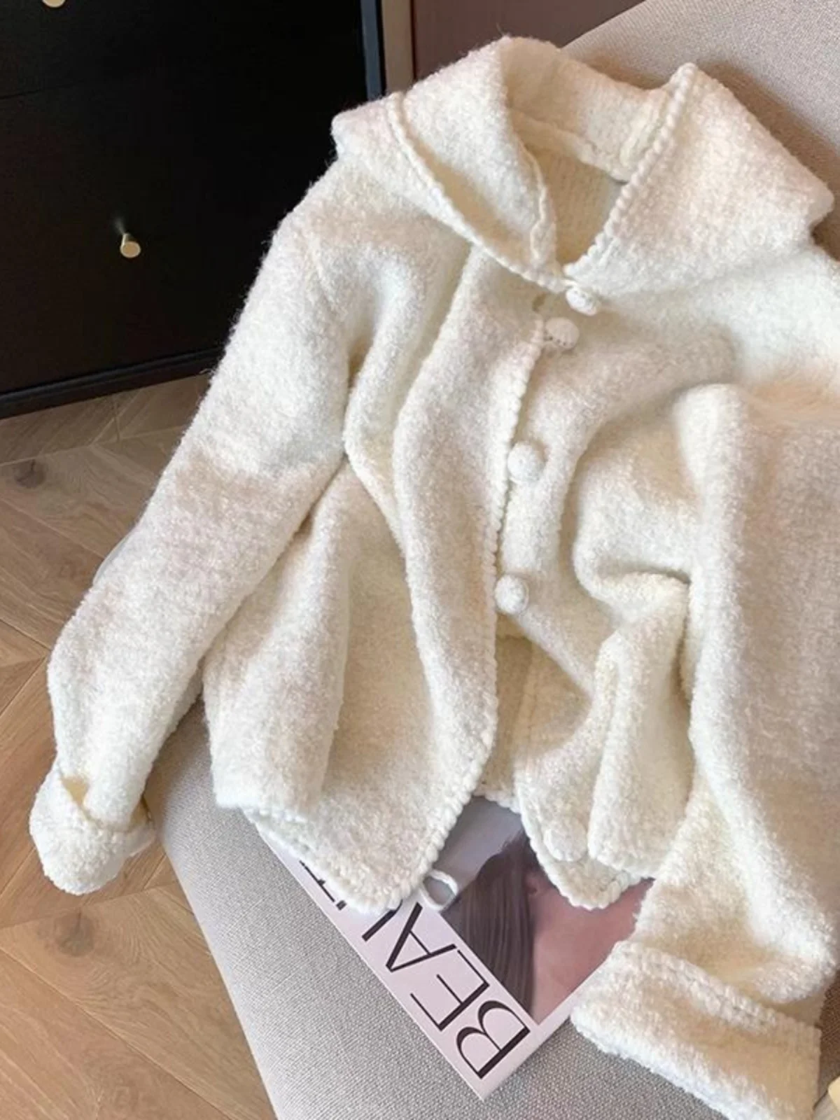 Retro Korean Style Women's Open Cardigan Sweater with Hood Loose Long Sleeve Knitted Outerwear Soft And Comfortable for Autum...
Retro Korean Style Women's Open Cardigan Sweater with Hood Loose Long Sleeve Knitted Outerwear Soft And Comfortable for Autum...