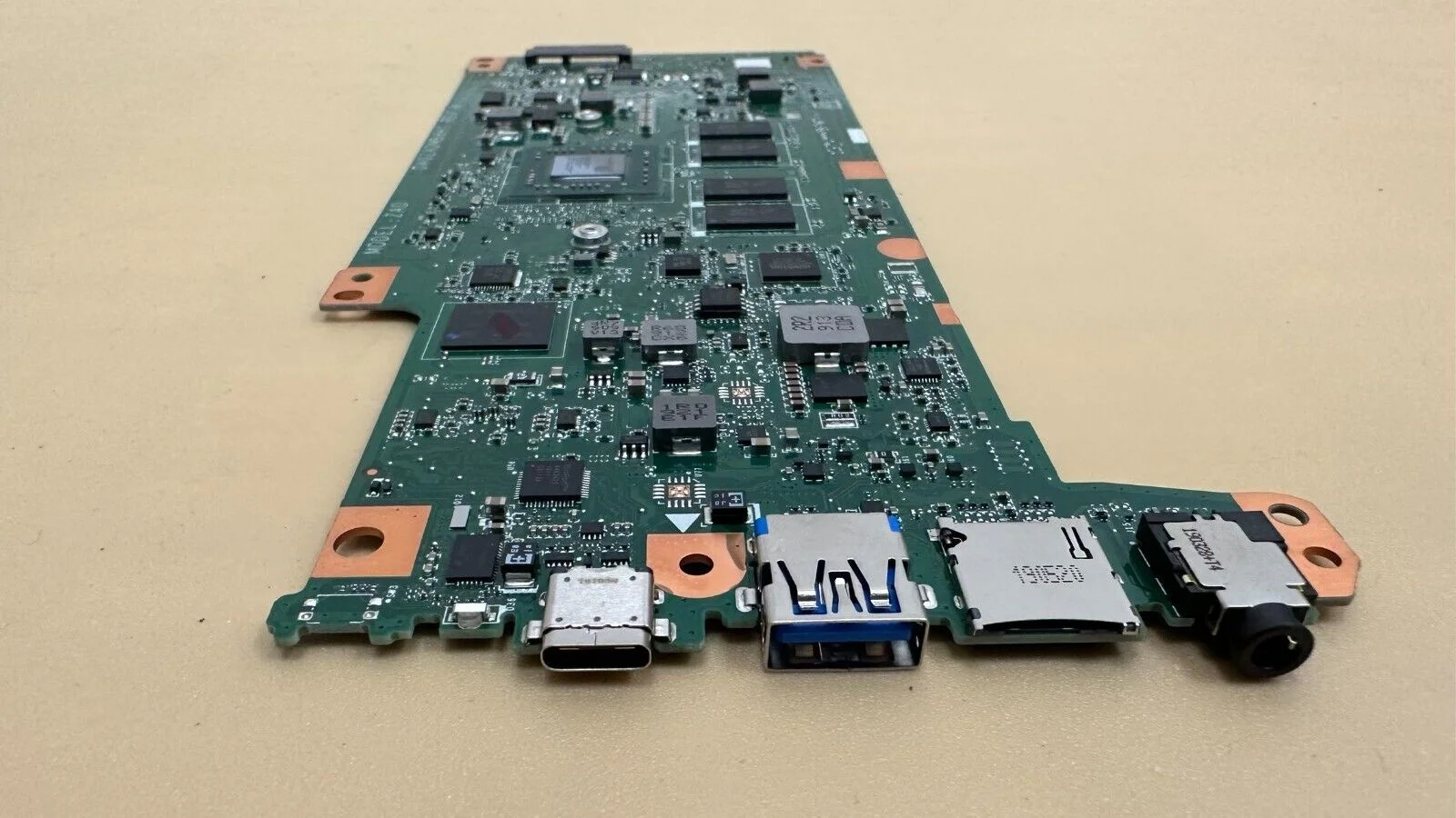 NB.HBN11.009 For Acer 11 C721-61PJ Chromebook Motherboard 4GB RAM 32GB Storage AMD A6-9220C Processor 100% Full Tested
NB.HBN11.009 For Acer 11 C721-61PJ Chromebook Motherboard 4GB RAM 32GB Storage AMD A6-9220C Processor 100% Full Tested