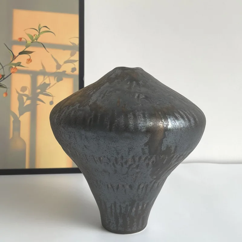 New Chinese ceramic vase ornament living room dried flower retro pottery pot flower ware
New Chinese ceramic vase ornament living room dried flower retro pottery pot flower ware