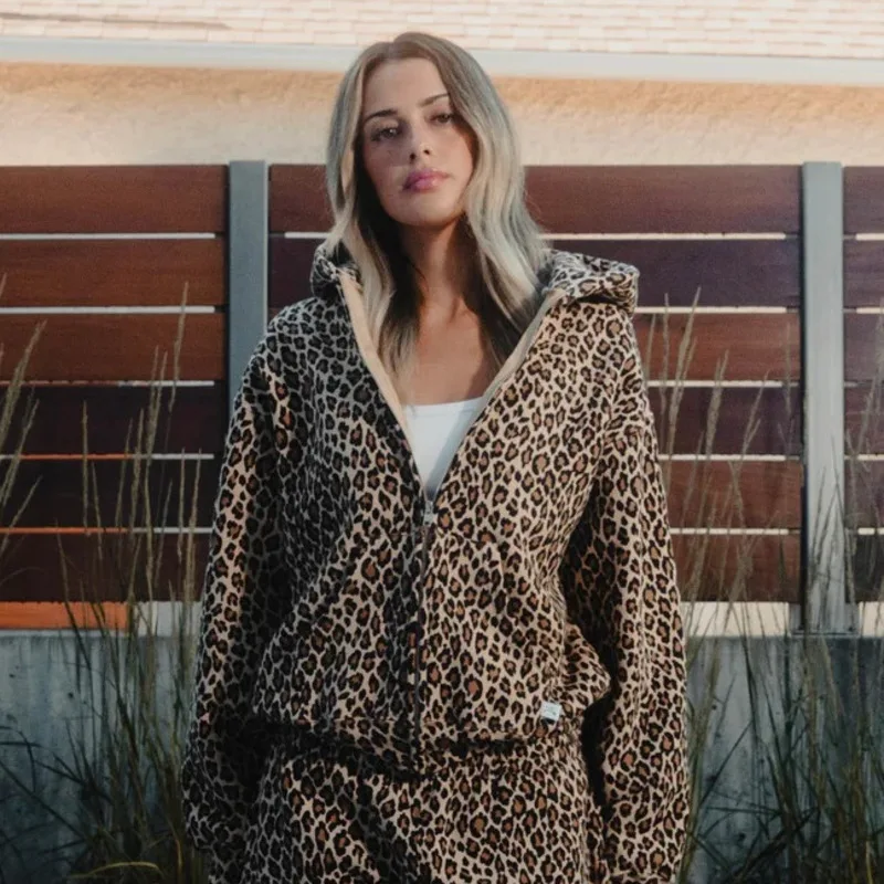 Loose Leisure Retro Leopard Pattern Hoodie Men Harajuku Hip Hop Zipper Sweatshirt High Street Oversized Unisex Hoodie Streetwear
Loose Leisure Retro Leopard Pattern Hoodie Men Harajuku Hip Hop Zipper Sweatshirt High Street Oversized Unisex Hoodie Streetwear