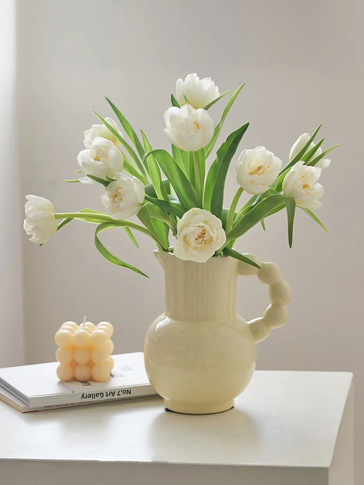 Elegant Creamy Style Ceramic Tulip Vase for Living Room Dining Table Decor Medium Size French Style Home Decoration Accessories
Elegant Creamy Style Ceramic Tulip Vase for Living Room Dining Table Decor Medium Size French Style Home Decoration Accessories