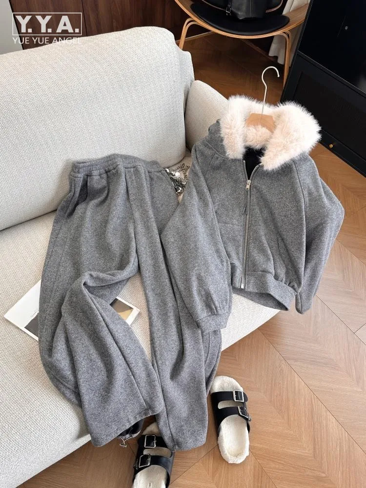 Зимние элегантные женские тонкие однотонные брючные костюмы с меховым воротником на молнии, модный комплект спортивной одежды из двух предметов с капюшоном, простой женский повседневный комплект
Зимние элегантные женские тонкие однотонные брючные костюмы с меховым воротником на молнии, модный комплект спортивной одежды из двух предметов с капюшоном, простой женский повседневный комплект