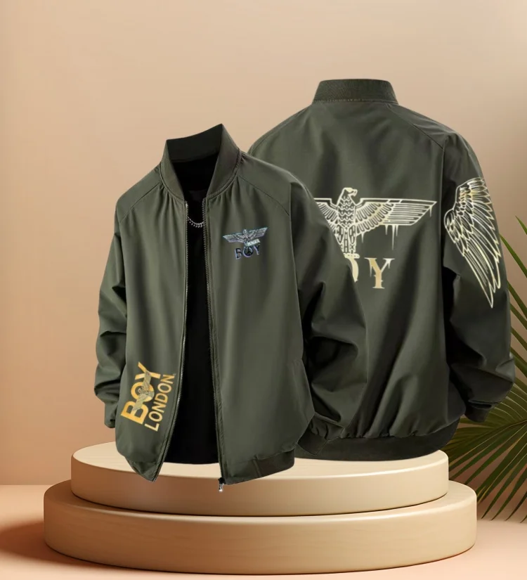 BOY LONDON's new winged eagle E print jacket, a baseball jacket for men, is a trendy, pure-colored, loose, casual flight jacket
BOY LONDON's new winged eagle E print jacket, a baseball jacket for men, is a trendy, pure-colored, loose, casual flight jacket