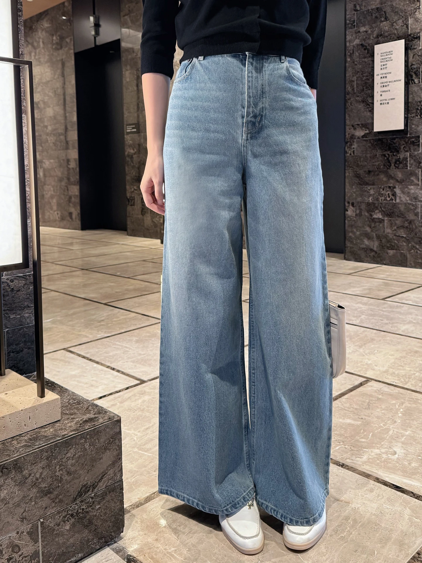 Classic High Waist Loose Wide Leg Blue Jeans Women's Faionable Casual Cotton Trousers New Arrival Early Autumn Linmei
Classic High Waist Loose Wide Leg Blue Jeans Women's Faionable Casual Cotton Trousers New Arrival Early Autumn Linmei