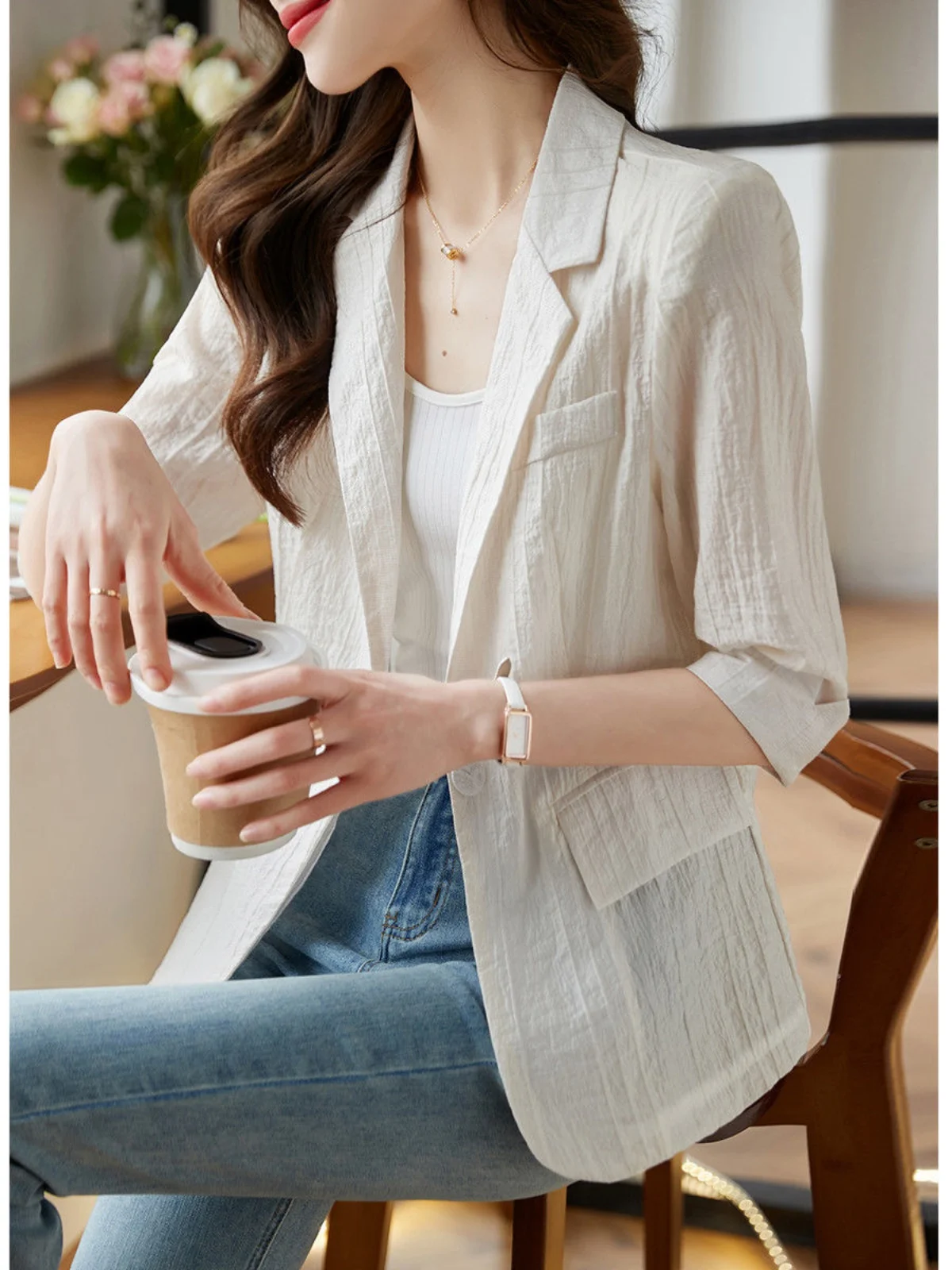 Women's Casual Thin Five-Quarter Sleeve Suit Jacket Summer New Fashion Sunscreen Pure Color Stylish Top One Button Closure
Women's Casual Thin Five-Quarter Sleeve Suit Jacket Summer New Fashion Sunscreen Pure Color Stylish Top One Button Closure