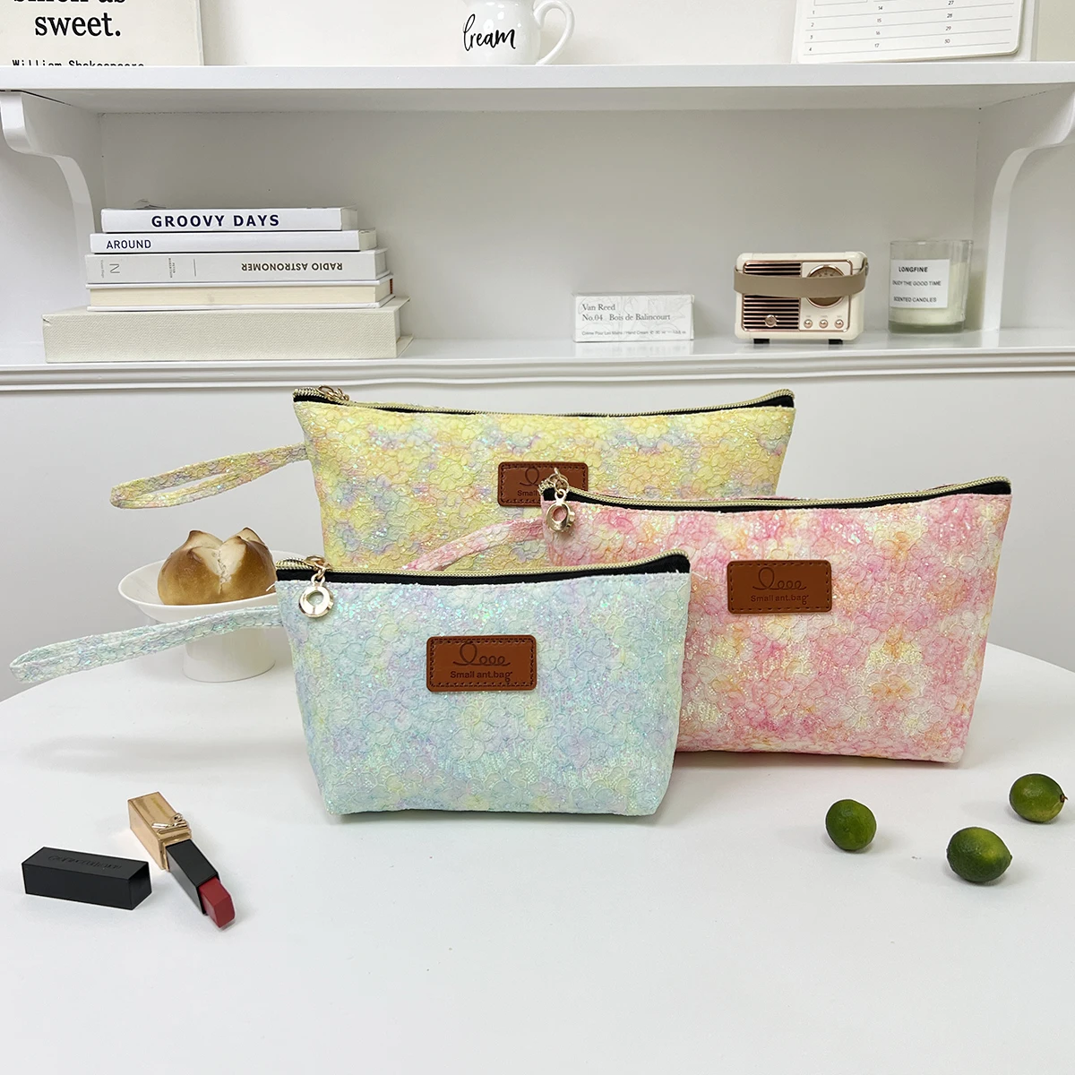 Girl's Colorful Portable cosmetic bag Internet famous lace style makeup bag Dopamine waterproof storage bag
Girl's Colorful Portable cosmetic bag Internet famous lace style makeup bag Dopamine waterproof storage bag