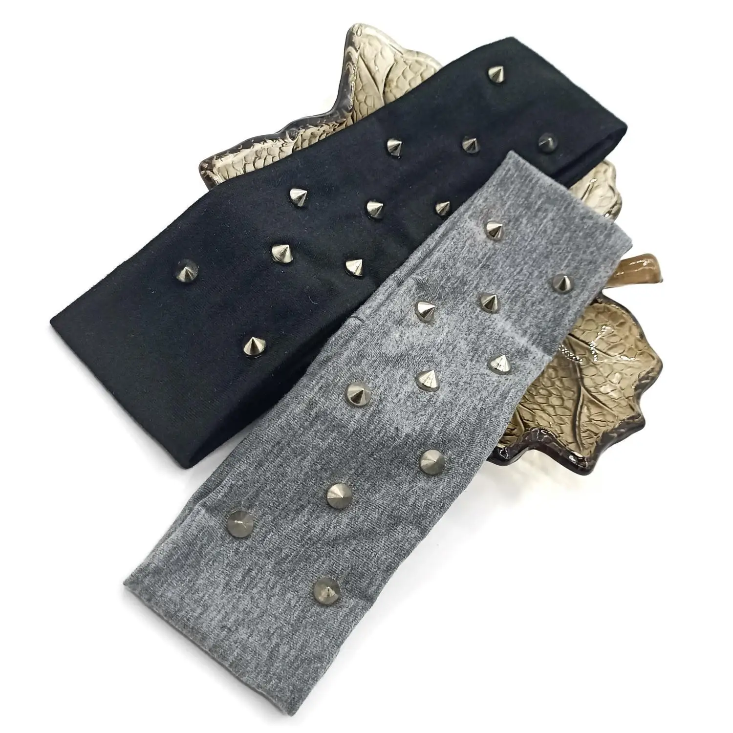 Rivet tip Punk Headwrap Girl Out Wide Elastic Headband Stretchy Metal Rock Steampunk For Sports Casual Headbands Hair Accessorie
Rivet tip Punk Headwrap Girl Out Wide Elastic Headband Stretchy Metal Rock Steampunk For Sports Casual Headbands Hair Accessorie