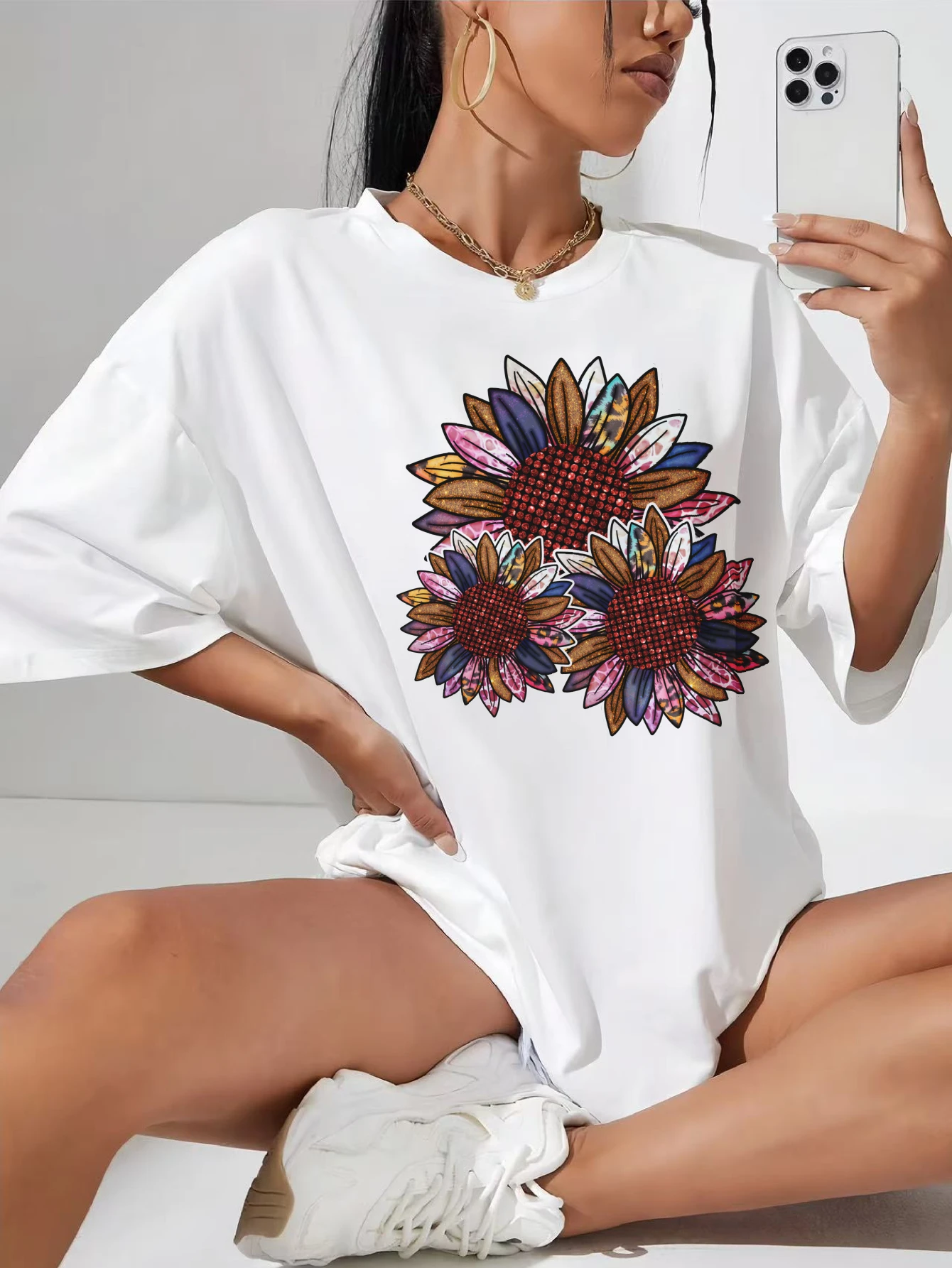 Белая свободная футболка для беременных Sun Flower Sublimation с круглым вырезом, удобная эластичная хлопковая футболка друг
Белая свободная футболка для беременных Sun Flower Sublimation с круглым вырезом, удобная эластичная хлопковая футболка друг