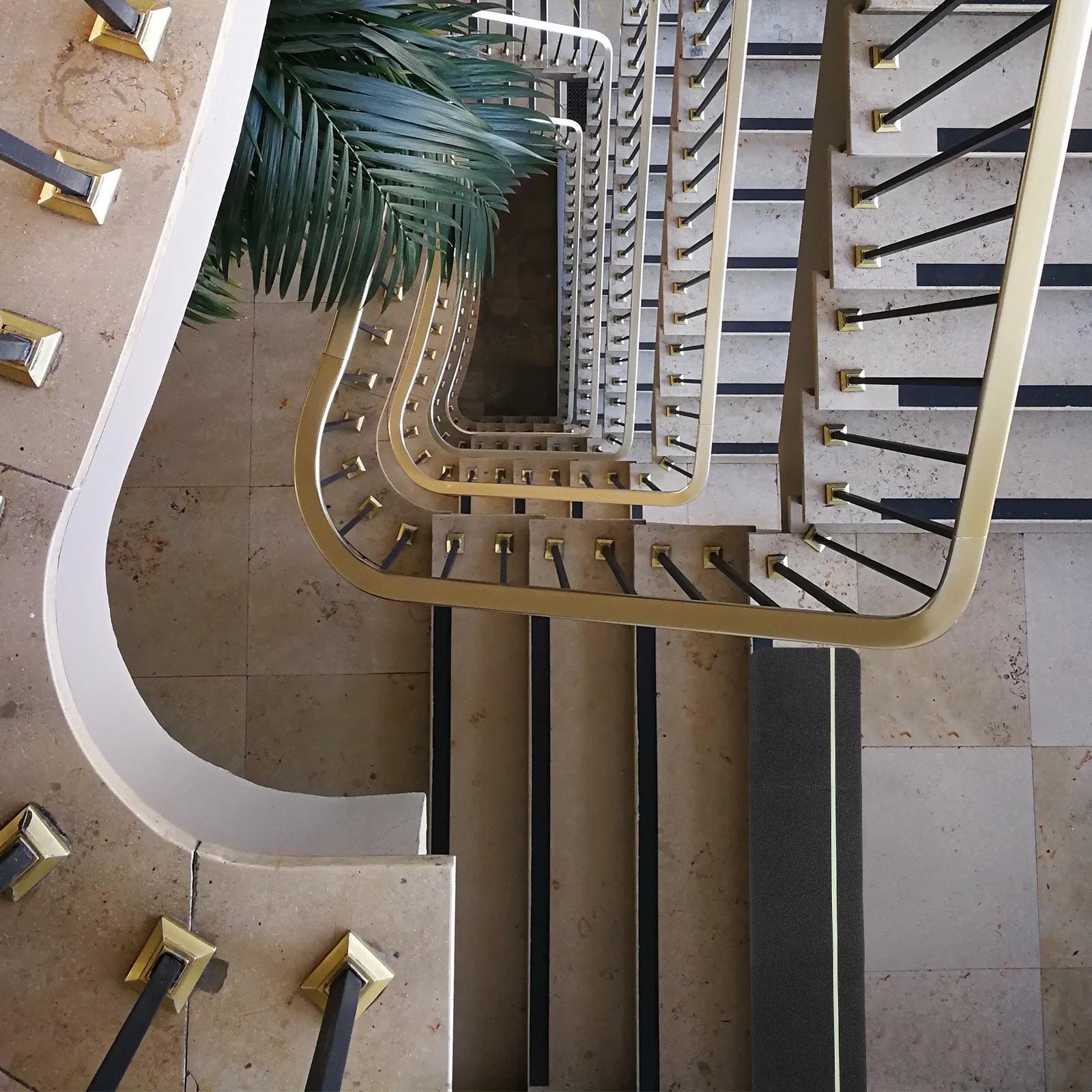 Non Slip Stair Treads Glow Dark Strips Durable Safety Tape Stairs Steps Ramps Indoor Outdoor Building Tools Anti Skid Pads
Non Slip Stair Treads Glow Dark Strips Durable Safety Tape Stairs Steps Ramps Indoor Outdoor Building Tools Anti Skid Pads