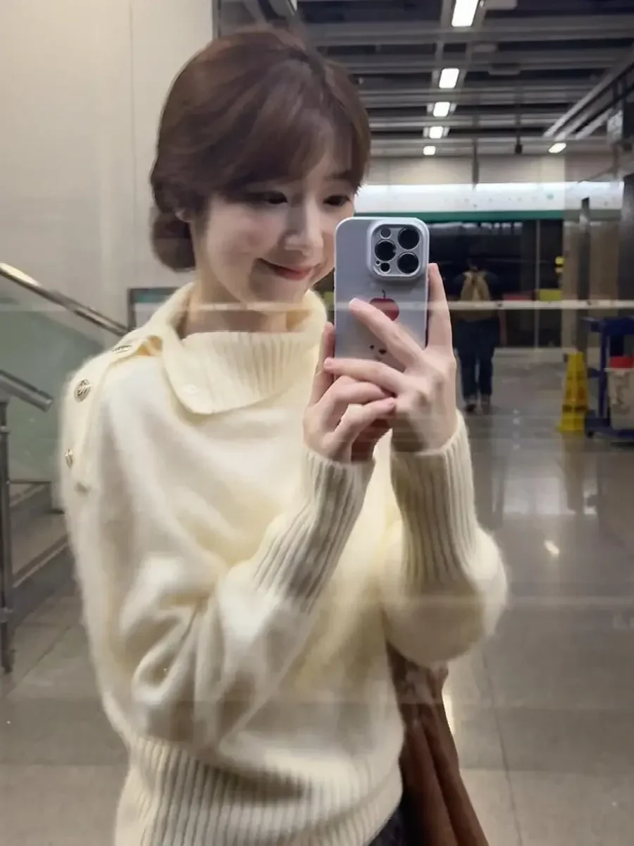 Solid Korean Casual Sweet Pullovers Elegant Sueter Mujer Half High Collar Lazy Irregular Long Sleeve Buttons Sweaters
Solid Korean Casual Sweet Pullovers Elegant Sueter Mujer Half High Collar Lazy Irregular Long Sleeve Buttons Sweaters