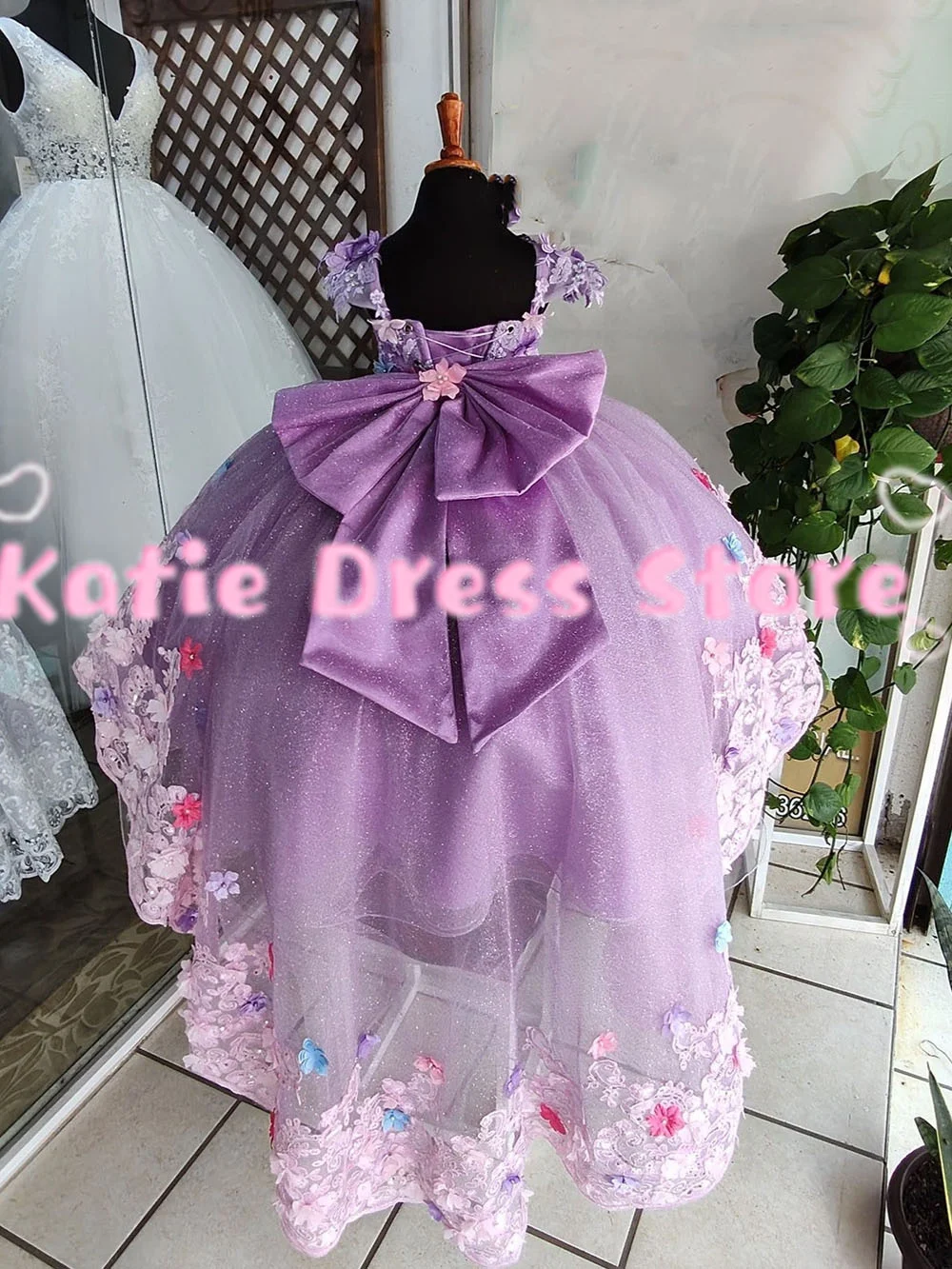 Lilac Customized Flower Girl Dress For Wedding Tulle Applique Elegant Princess Kids Birthday Party First Communion Ball Gowns
Lilac Customized Flower Girl Dress For Wedding Tulle Applique Elegant Princess Kids Birthday Party First Communion Ball Gowns