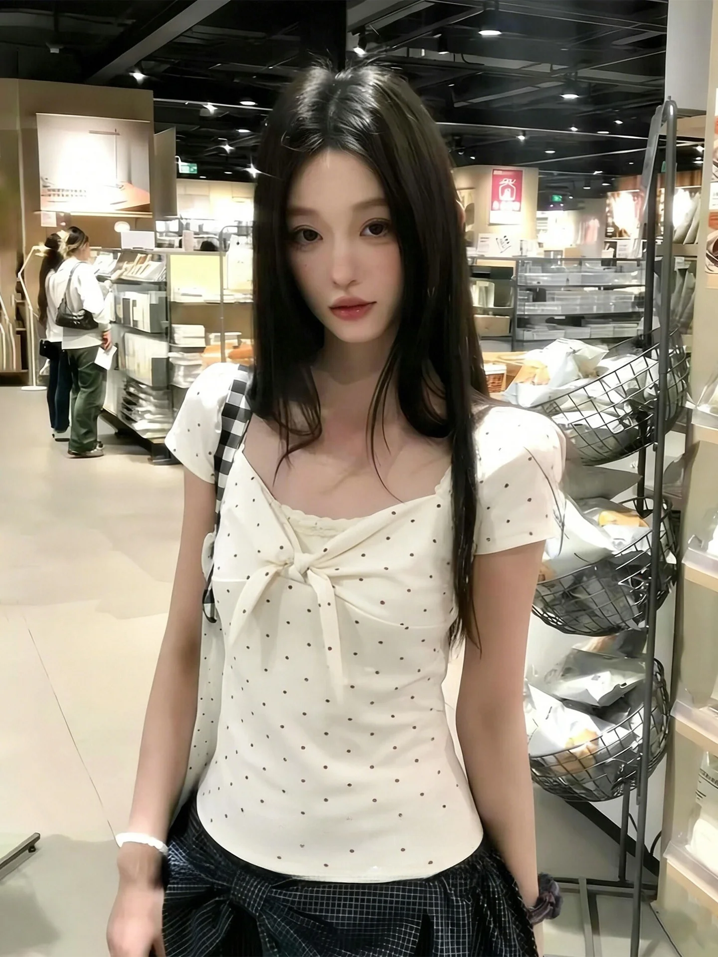 Summer Polka Dot Short Sleeve Women's T-Shirt Knot Lace Trim Shoulder Fit Slimming Sexy Square Collar Top Korean Style
Summer Polka Dot Short Sleeve Women's T-Shirt Knot Lace Trim Shoulder Fit Slimming Sexy Square Collar Top Korean Style
