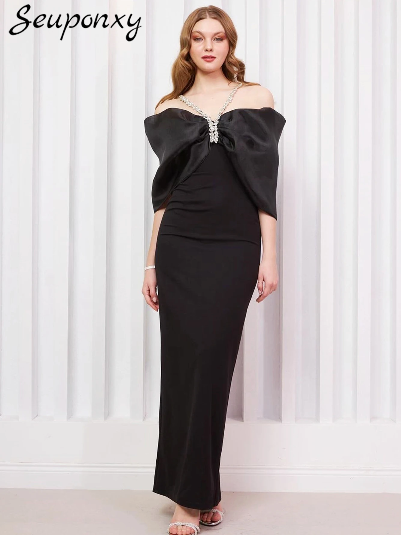 High Quality Women'S Black Sexy Off Shoulder Half Sleeved Pleated Shiny Diamond Crystal Bandage Long Dress Celebrity Party Dress
High Quality Women'S Black Sexy Off Shoulder Half Sleeved Pleated Shiny Diamond Crystal Bandage Long Dress Celebrity Party Dress
