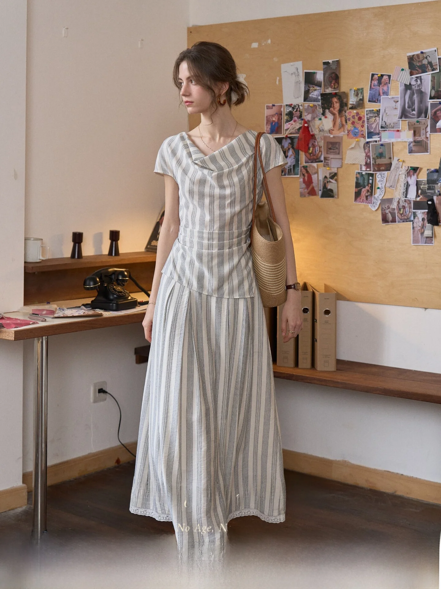 Retro Striped Set Women's ter Top High Waist Skirt Two Piece Set Asymmetrical Design ort Sve Loose Fit Spring Faion
Retro Striped Set Women's ter Top High Waist Skirt Two Piece Set Asymmetrical Design ort Sve Loose Fit Spring Faion