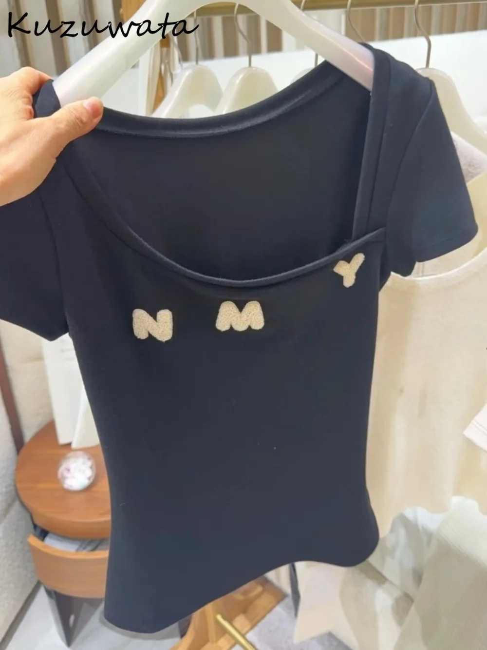 Kuzuwata Square Collar Casual Solid Slim Mujer Irregular New Spice Girls Personalized T-shirt Japan Vintage Soft Commuter Tops
Kuzuwata Square Collar Casual Solid Slim Mujer Irregular New Spice Girls Personalized T-shirt Japan Vintage Soft Commuter Tops