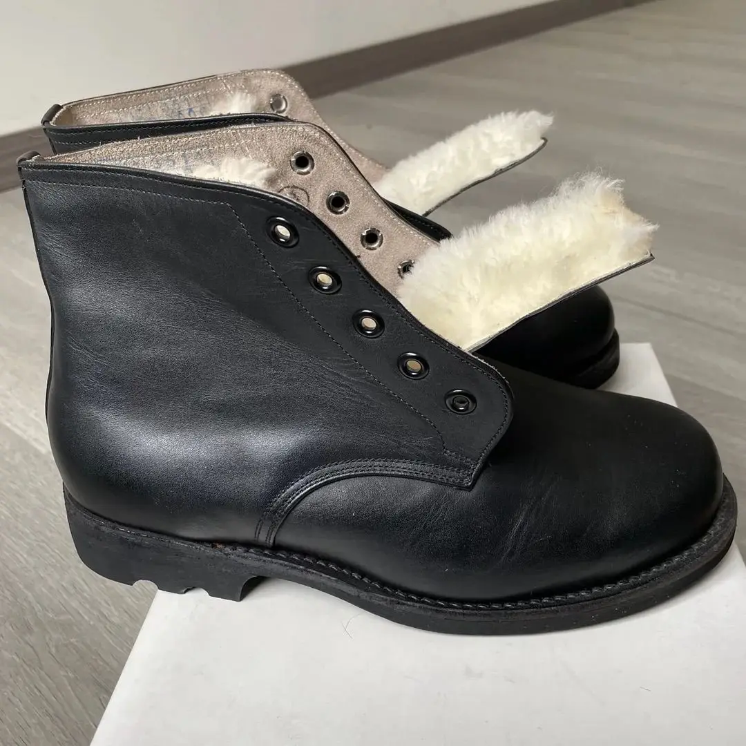 Men's Naval Woolen Top Layer Cowhide Shoes Leather Sole Wool Lining Fur Integrated High Tube Cotton Boots Outdoor Hunting Riding
Men's Naval Woolen Top Layer Cowhide Shoes Leather Sole Wool Lining Fur Integrated High Tube Cotton Boots Outdoor Hunting Riding