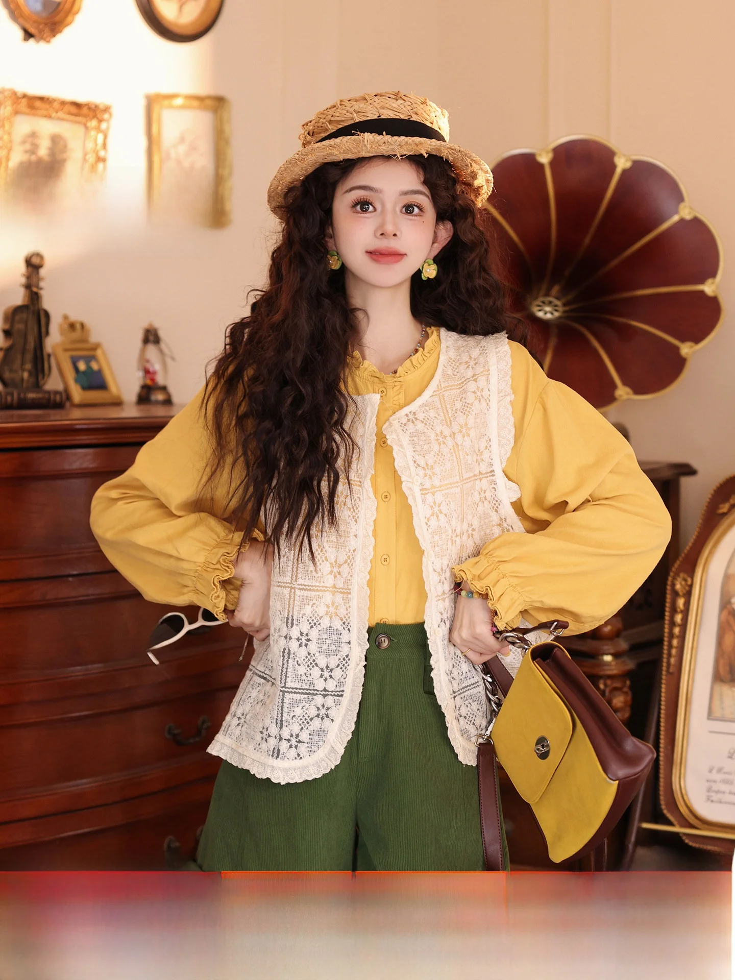 Chen Jiajie Snow Covered Path 2026 Hollow out Sleeveless Women's Vest Versatile Slimming Design Retro Style Polyester Fabric
Chen Jiajie Snow Covered Path 2026 Hollow out Sleeveless Women's Vest Versatile Slimming Design Retro Style Polyester Fabric