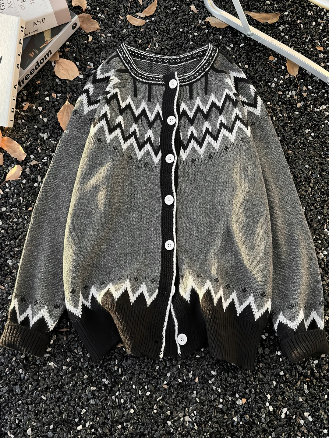 Американский вязаный свитер в стиле колор-блок для мужчин, осенний модный кардиган из пряжи в стиле ретро, унисекс, на пуговицах
Американский вязаный свитер в стиле колор-блок для мужчин, осенний модный кардиган из пряжи в стиле ретро, унисекс, на пуговицах