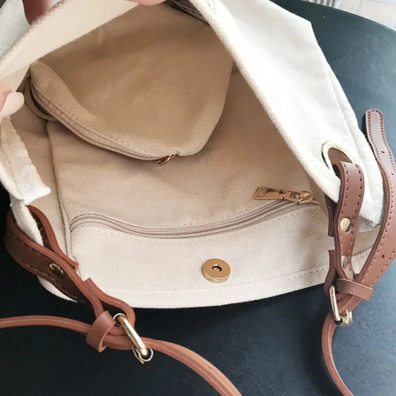 Stylish White Men's Canvas Outdoor Shoulder Bag for Hiking and Travel - Durable and Practical Crossbody Satchel with Adjustable
Stylish White Men's Canvas Outdoor Shoulder Bag for Hiking and Travel - Durable and Practical Crossbody Satchel with Adjustable