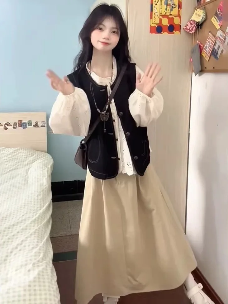 Early Spring Fashion Korean Retro Denim Vest Kaki Color Hollow out Shirt Sweet Cool Skirt Set Women's Ensemble
Early Spring Fashion Korean Retro Denim Vest Kaki Color Hollow out Shirt Sweet Cool Skirt Set Women's Ensemble