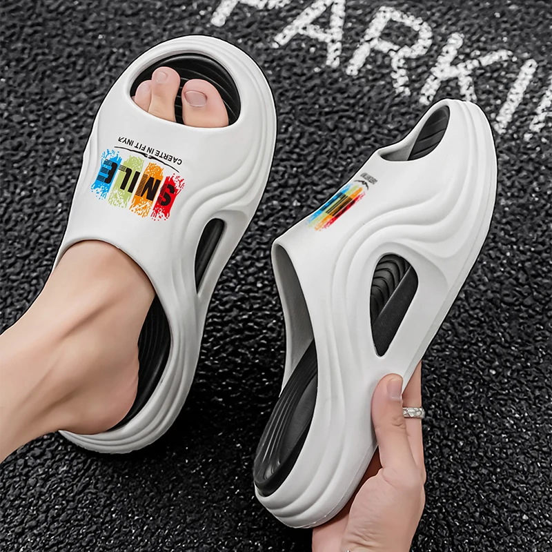 New two-tone men's versatile slip-on sandals, high-elasticity quality model, fashionable trendy brand outdoor wear sandals
New two-tone men's versatile slip-on sandals, high-elasticity quality model, fashionable trendy brand outdoor wear sandals