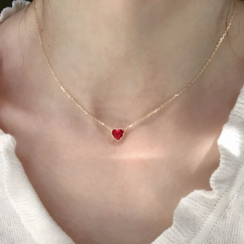 New product silver inlaid ruby love heart clavicle chain pendant exquisite romantic and elegant ladies engagement jewelry
New product silver inlaid ruby love heart clavicle chain pendant exquisite romantic and elegant ladies engagement jewelry
