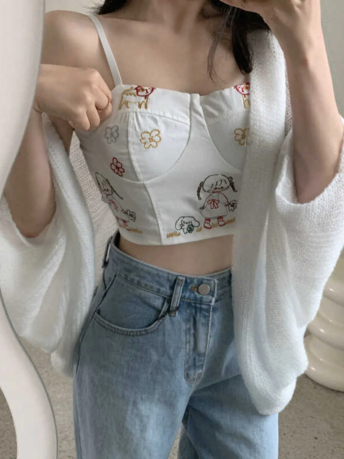 Топ-жилет для девочек с объемной вышивкой, эластичной талией, короткий, на бретельках, в корейском стиле, 100% хлопок, летняя мода
Топ-жилет для девочек с объемной вышивкой, эластичной талией, короткий, на бретельках, в корейском стиле, 100% хлопок, летняя мода