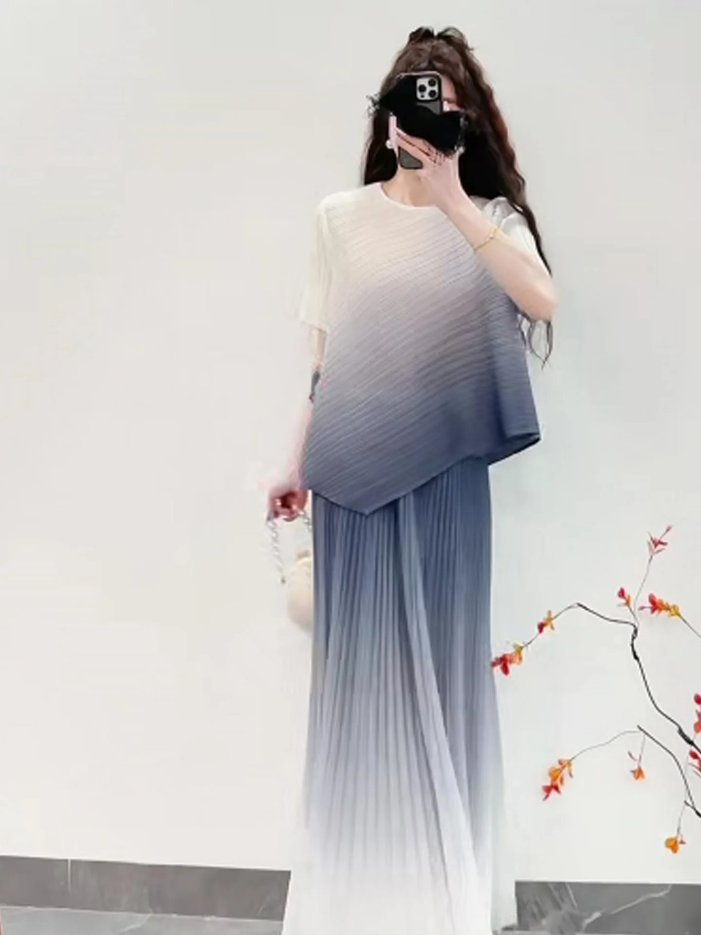 Three-Fold Windbreaker Water-Media High-End Feeling Asymmetrical round Neck Top Gradient Drapey Skirt Casual Fashion Set
Three-Fold Windbreaker Water-Media High-End Feeling Asymmetrical round Neck Top Gradient Drapey Skirt Casual Fashion Set