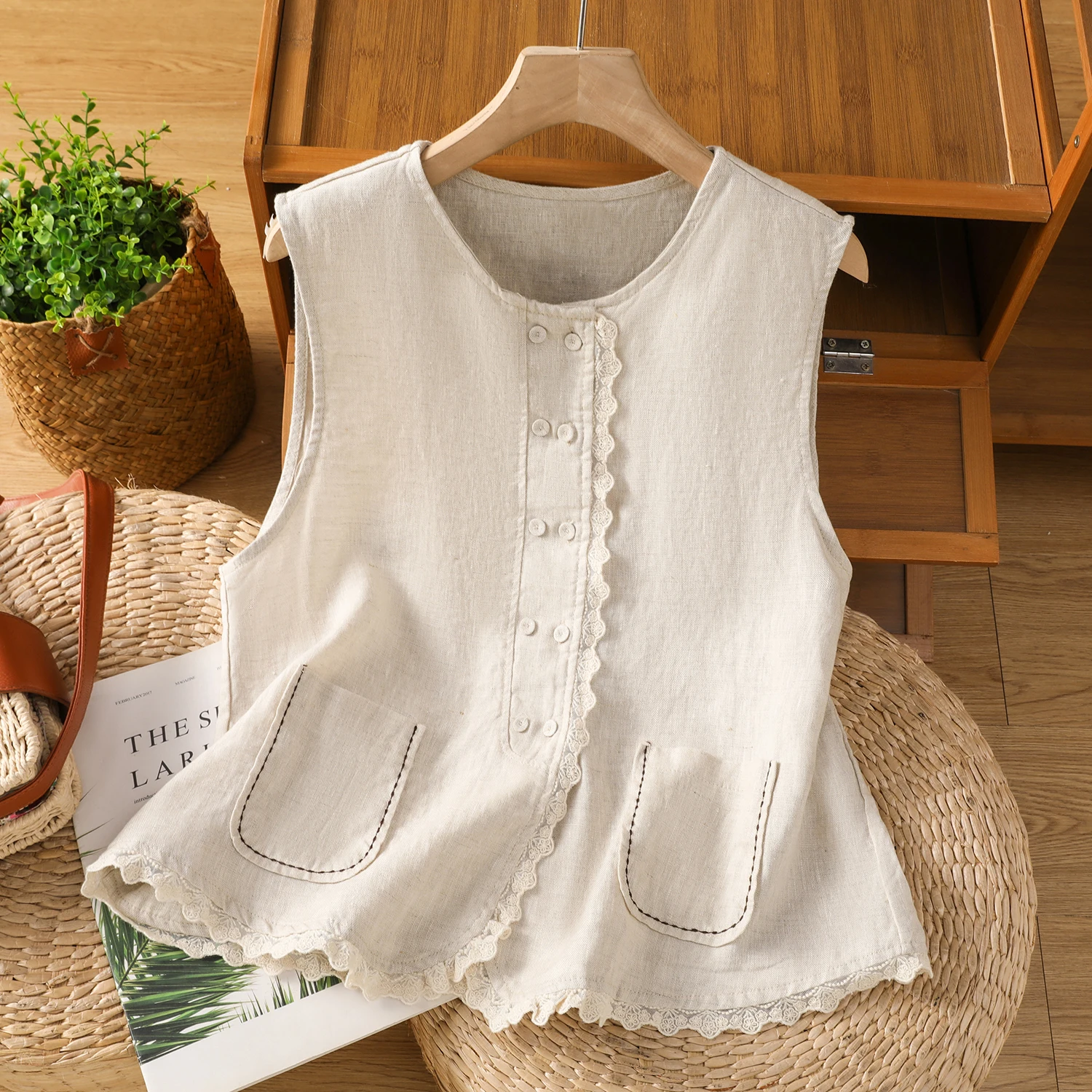 Sweet Lace Trim round Neck Sleeveless Vest Women's Summer Style Slimming Design Casual Cotton Linen Blend Breathable Outerwear
Sweet Lace Trim round Neck Sleeveless Vest Women's Summer Style Slimming Design Casual Cotton Linen Blend Breathable Outerwear