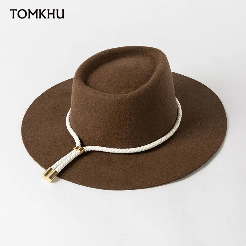 Vintage Women Wide Brim Jazz Fedoras With PU Tether Fashion Designer Style Wool Jazz Hat Luxury Felt Hat Wedding Hat Party Caps
Vintage Women Wide Brim Jazz Fedoras With PU Tether Fashion Designer Style Wool Jazz Hat Luxury Felt Hat Wedding Hat Party Caps