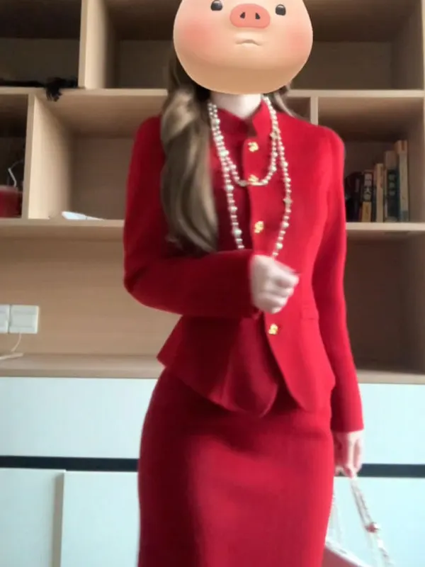 Ele Red Outfit, комплект с сексуальной юбкой для важных случаев, удобная юбка-миди с высокой талией и пальто, комплект из двух предметов, зима 2026
Ele Red Outfit, комплект с сексуальной юбкой для важных случаев, удобная юбка-миди с высокой талией и пальто, комплект из двух предметов, зима 2026