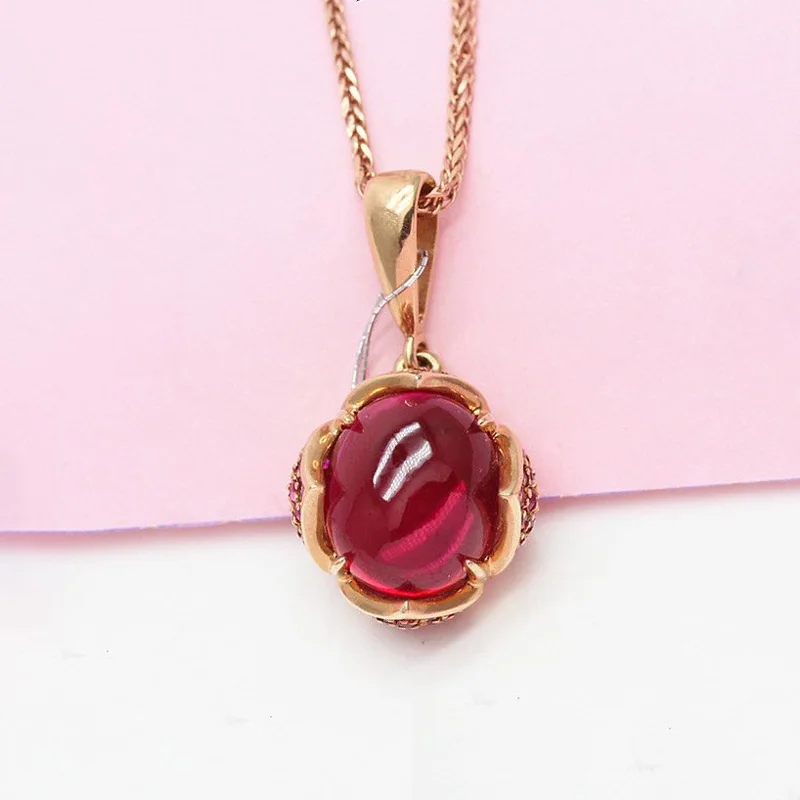 585 Purple Gold Classic Fashion Inlaid Red Gem Necklace Pendant Designer Plated 14K Rose Gold New in Engagement Wedding Jewelry
585 Purple Gold Classic Fashion Inlaid Red Gem Necklace Pendant Designer Plated 14K Rose Gold New in Engagement Wedding Jewelry
