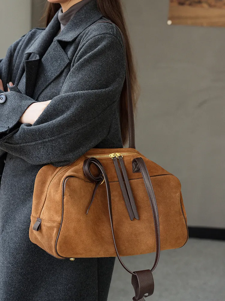 2026 New Suede Cowhide Bowling Bag, Luxury Genuine Leather Underarm Baguette Bag, Versatile Shoulder Bag for Commute
2026 New Suede Cowhide Bowling Bag, Luxury Genuine Leather Underarm Baguette Bag, Versatile Shoulder Bag for Commute