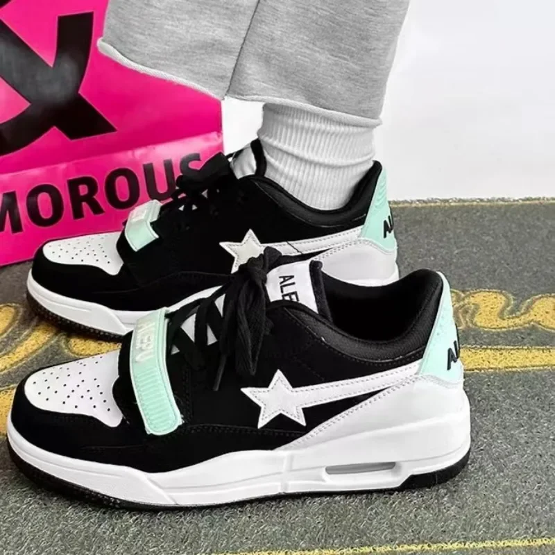 Men's Leather High Top Sneakers High Quality Fashion Running Woman Shoes Non Slip Female Sports Casual Shoe Zapatillas Hombre
Men's Leather High Top Sneakers High Quality Fashion Running Woman Shoes Non Slip Female Sports Casual Shoe Zapatillas Hombre