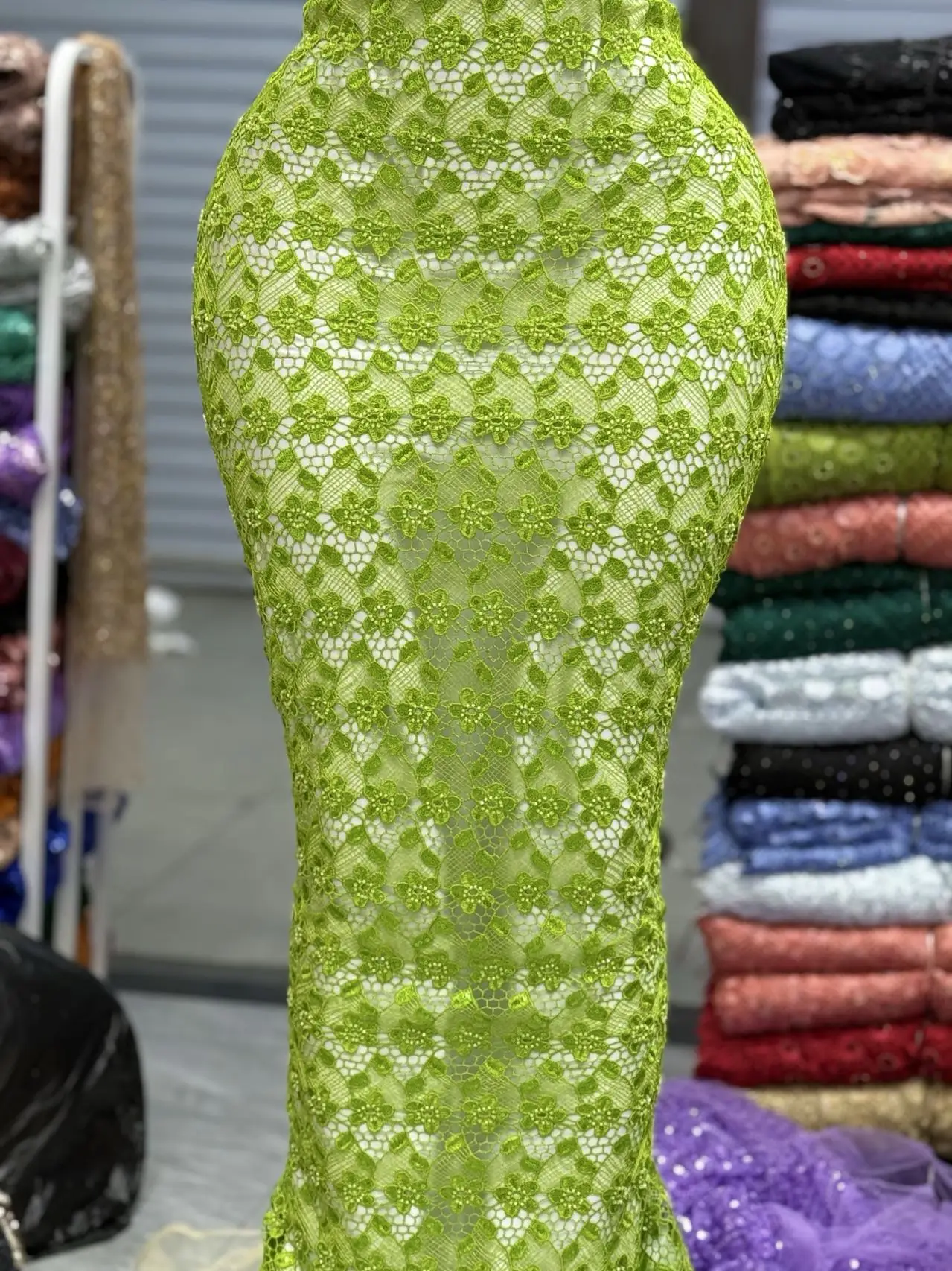 African Cord Lace Fabric French Sequined Lace Fabric Embroidery Mesh Tulle Lace For Nigeria Party Dress 5Yards
African Cord Lace Fabric French Sequined Lace Fabric Embroidery Mesh Tulle Lace For Nigeria Party Dress 5Yards