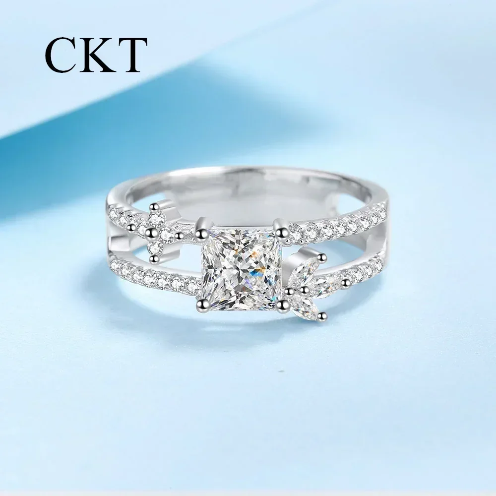 18K White Gold Square 1 Carat Moissanite Diamond Ring for Women Platinum Pt950 Light Luxury Rings Fine Jewelry Fashion Sparkling
18K White Gold Square 1 Carat Moissanite Diamond Ring for Women Platinum Pt950 Light Luxury Rings Fine Jewelry Fashion Sparkling