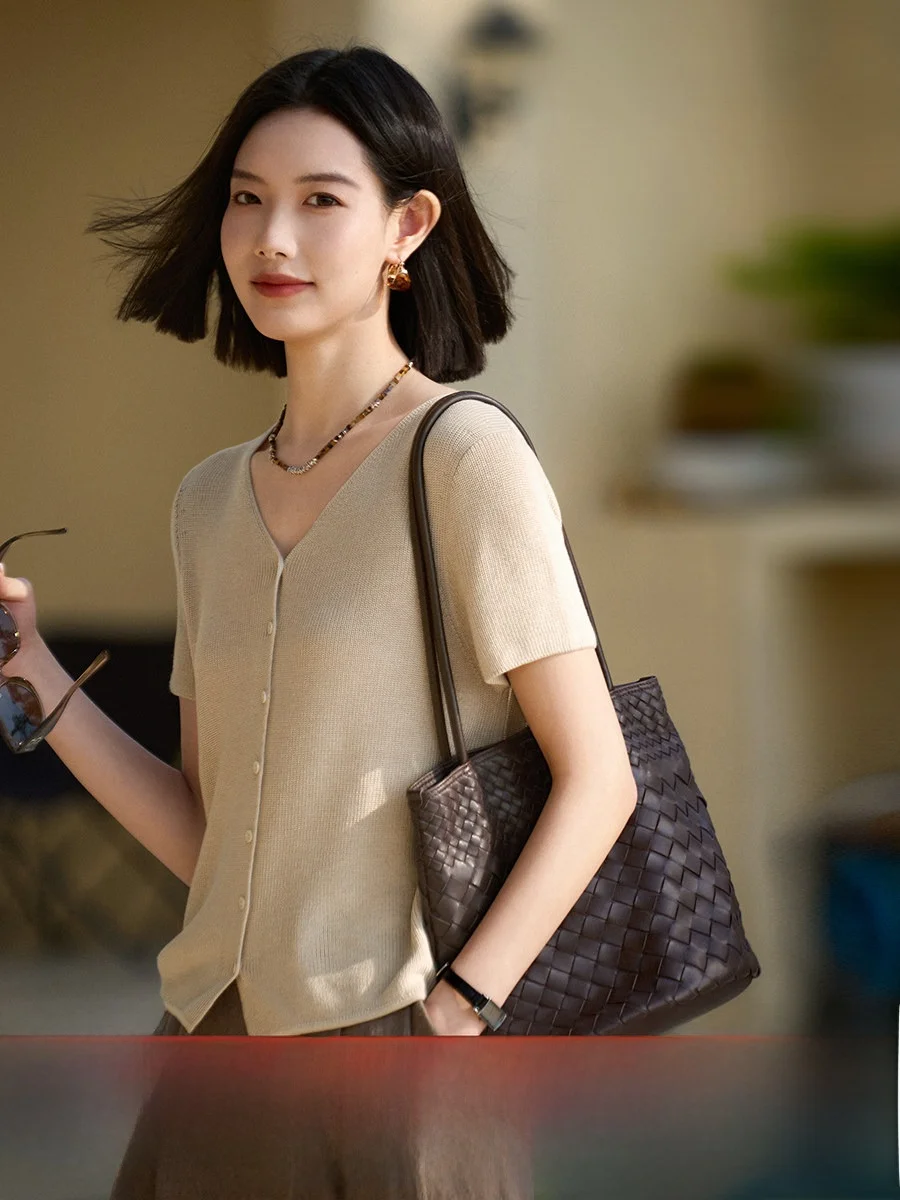 XiaoHanGe Lyrical Three Acetate Knitted Open Cardigan Soft Breathable Casual V-Neck Short Sleeve Women's Spring Summer Fashion
XiaoHanGe Lyrical Three Acetate Knitted Open Cardigan Soft Breathable Casual V-Neck Short Sleeve Women's Spring Summer Fashion